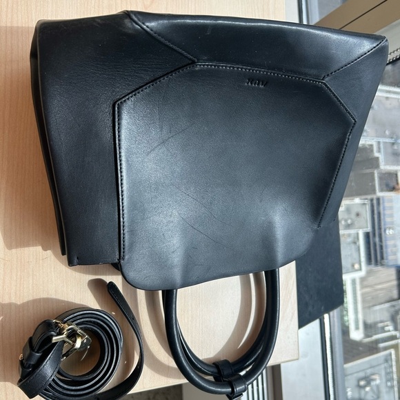 NOT FOR SALE CAN’T DELETE NWOT sold out Black Satchel - Picture 14 of 15